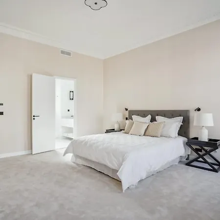 Apartment De Luxe Avec Vue Sur La Tour Eiffel A Paris